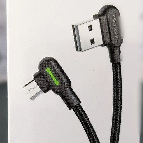 90° reversible USB-A to micro USB 10' (3m) cord, illuminated black fabric - Picture 5 of 7